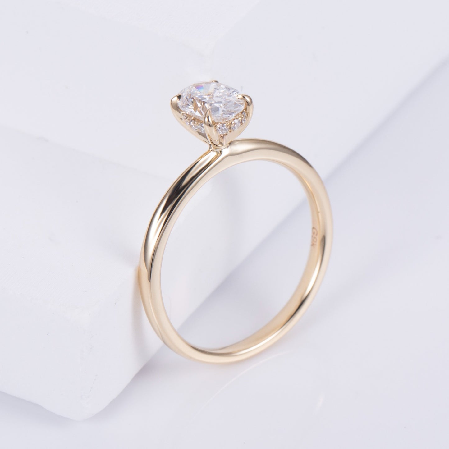 9K Gold Oval IGI Lab Diamond Ring