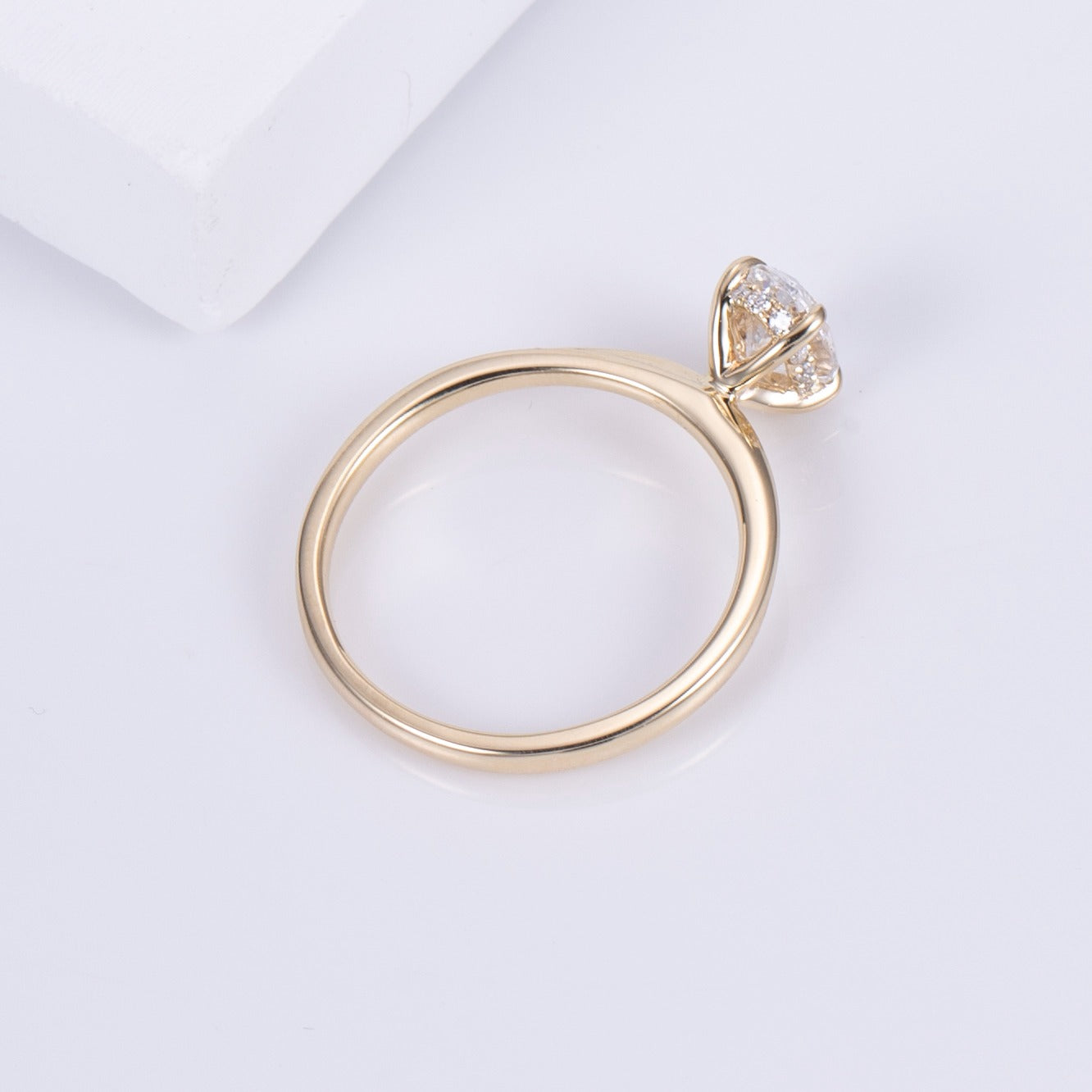 9K Gold Oval IGI Lab Diamond Ring